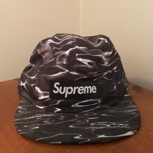 Supreme hat (black/white/silver)